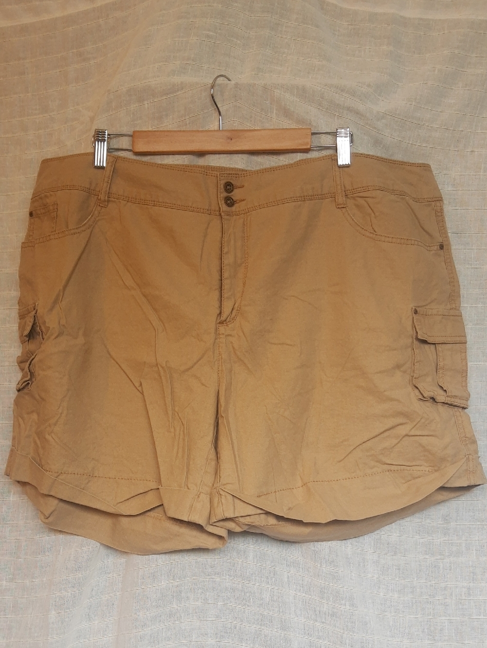 Ruff Hewn Women's Cargo Shorts in Khaki Brown with Utility Pockets